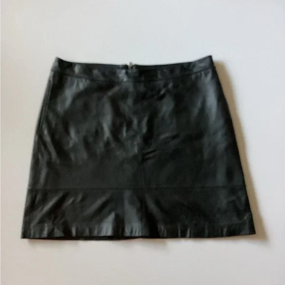 Lord & Taylor Genuine Leather Skirt Size 12 - Picture 1 of 3